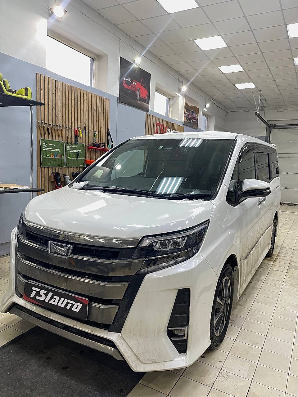 Toyota Noah шумоизоляция в пакете Элит Toyota Noah шумоизоляция в пакете Элит